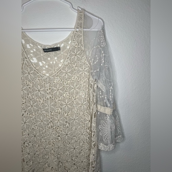 Cream Lace crocheted Blouse with Three-Quarter Sleeves - Picture 2 of 3